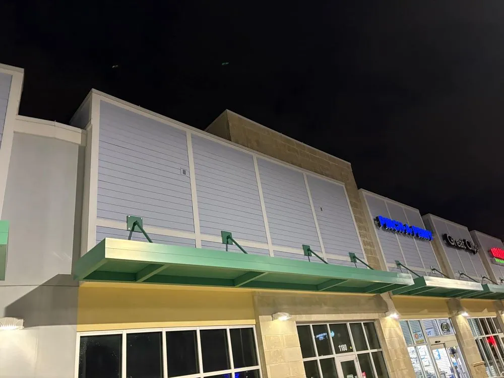 Top-rated landscaping services for residential properties in Winter Haven, FL by Cochrans Outdoor Services