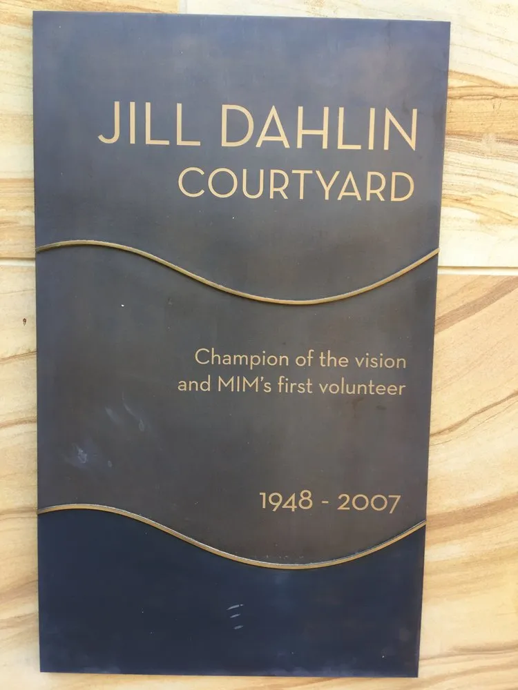 Trusted lawn mowing service for beautiful yards in Phoenix, AZ by Coconut Contracting