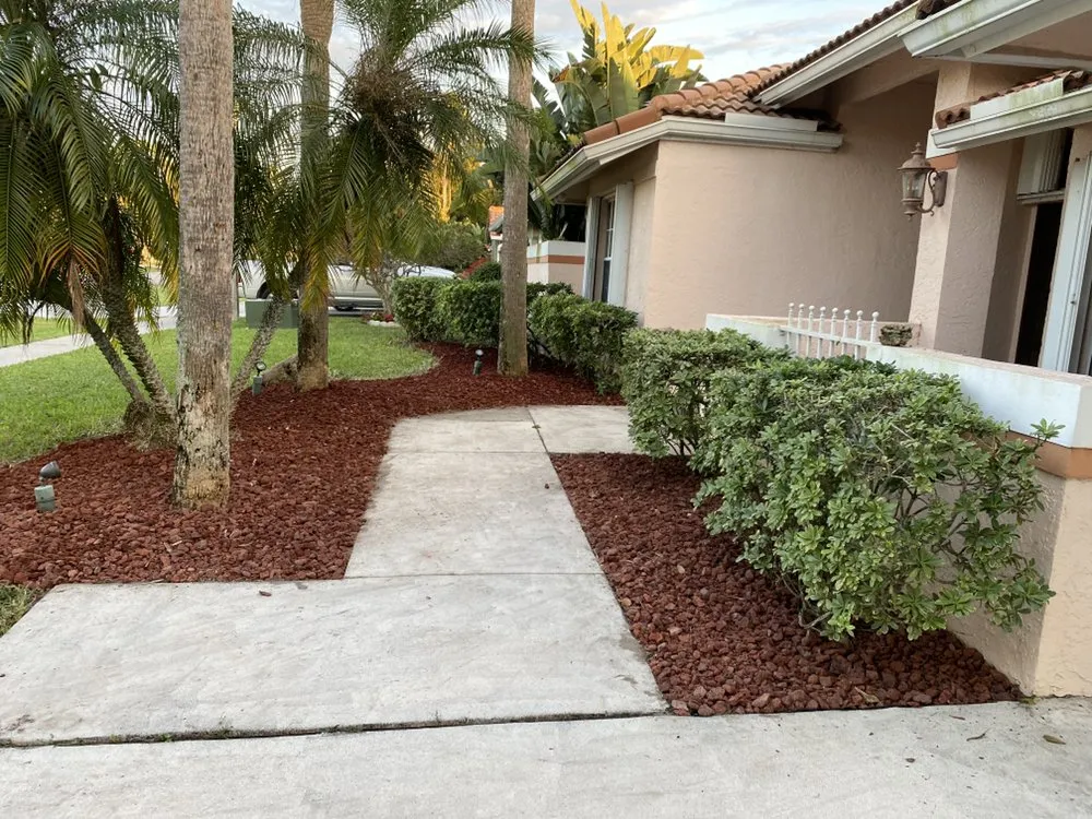 Reliable residential landscaping experts serving Oakland Park, FL - Coconuts for College Landscaping