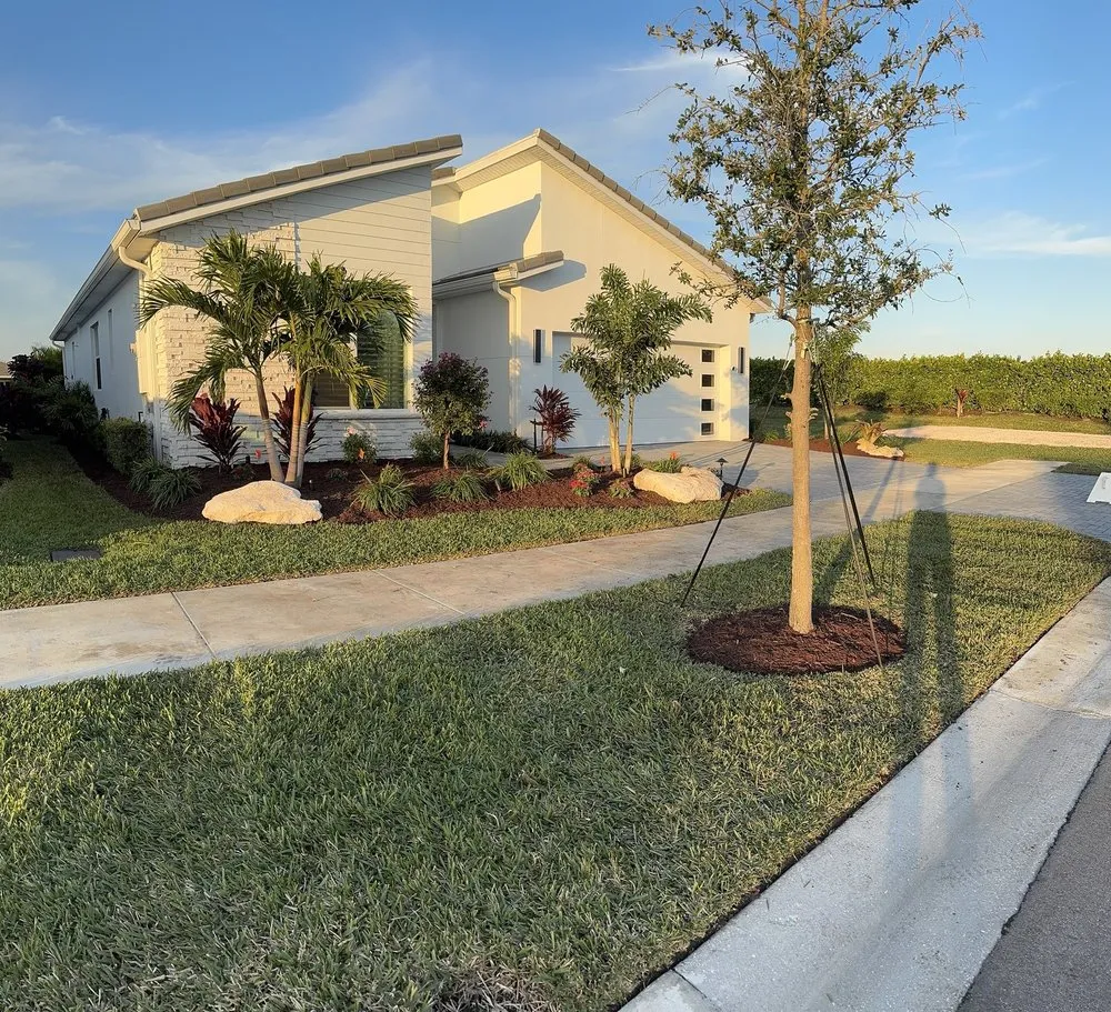 Custom outdoor landscaping in Port Saint Lucie, FL - Coconuts Landscape