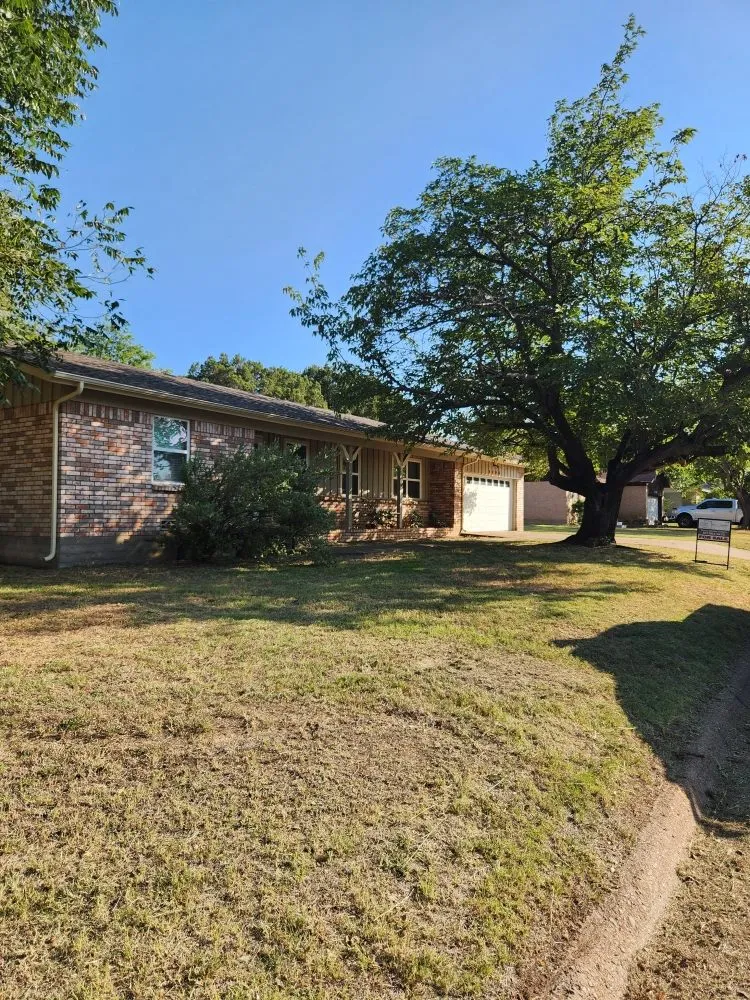 Top-rated garden landscaping experts serving Granbury, TX - Cody’s Lawncare