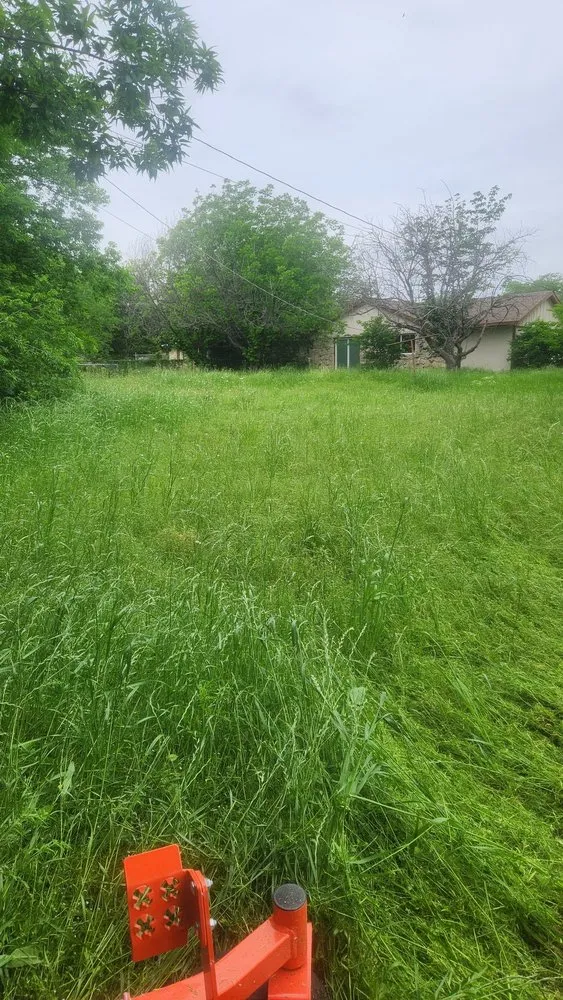 Affordable garden landscaping for year-round maintenance in Granbury, TX by Cody’s Lawncare