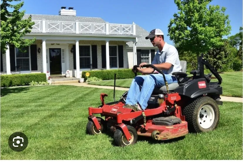 Expert lawn care service in Huntsville, TX - Cody’s lawns service