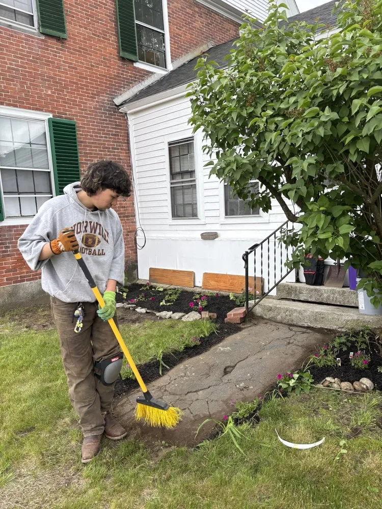 Top-rated residential landscaping in Townsend, MA by Coelho’s Property Maintenance
