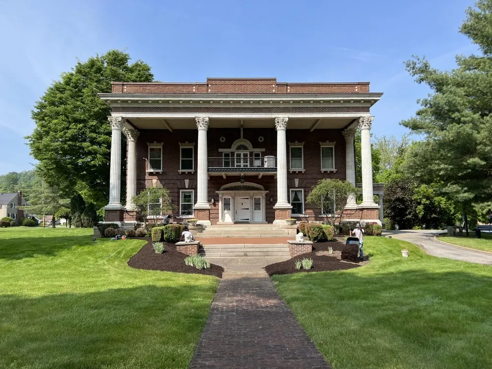 Custom yard cleanup service for homes in Steubenville, OH by Coen Landscapes