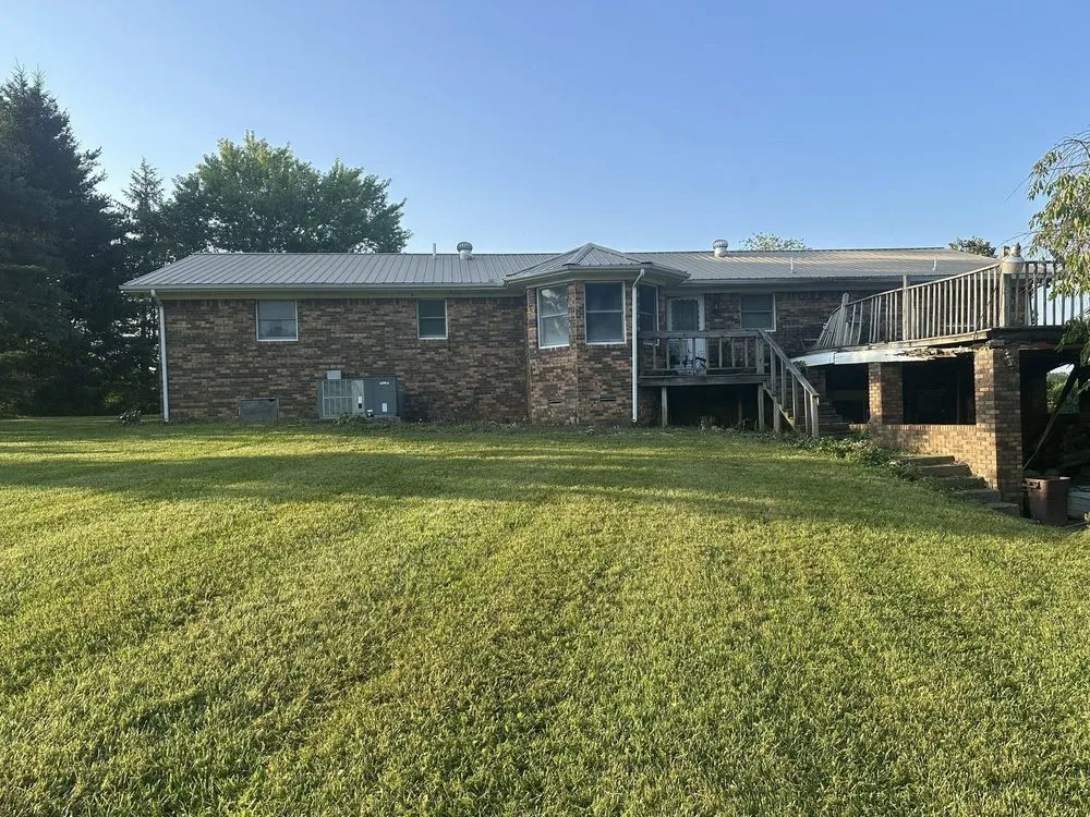 Professional yard cleanup service for year-round maintenance across Tullahoma, TN - Coffee Lawn and Landscapes