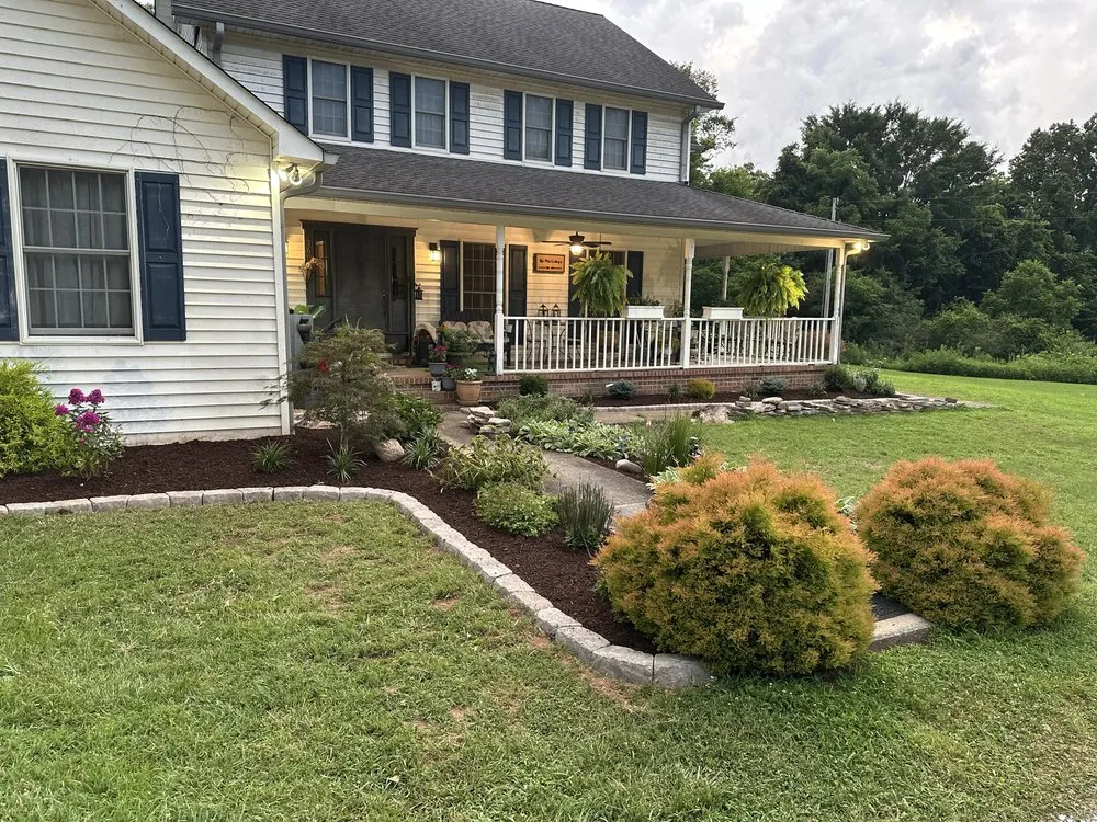 Expert lawn mowing service experts serving Tullahoma, TN - Coffee Lawn and Landscapes