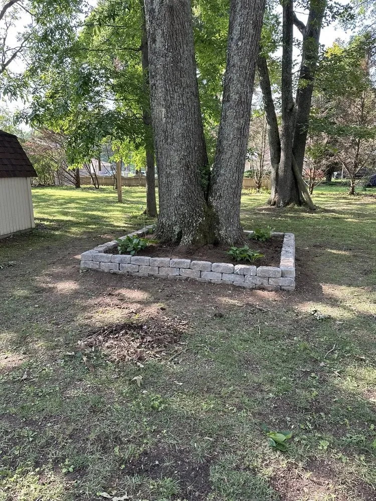 Custom yard cleanup service for beautiful yards in Tullahoma, TN by Coffee Lawn and Landscapes