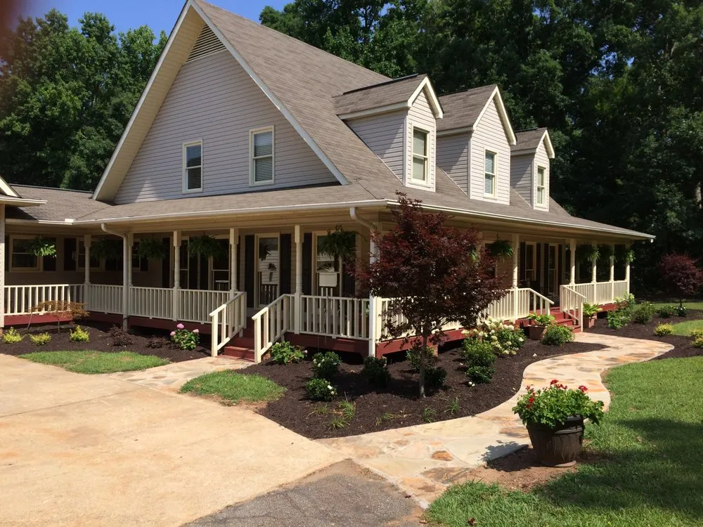 Reliable yard maintenance experts serving Easley, SC - Cole Services