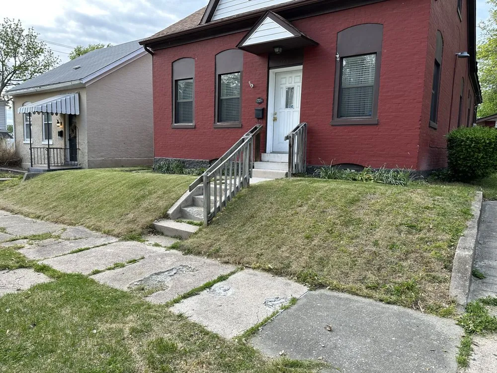 Professional yard maintenance experts serving Fairview Heights, IL - Coleman’s Quality Cuts