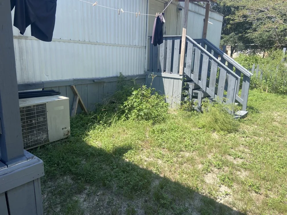 Professional residential landscaping near you in Navarre, FL by Cole’s Cuts