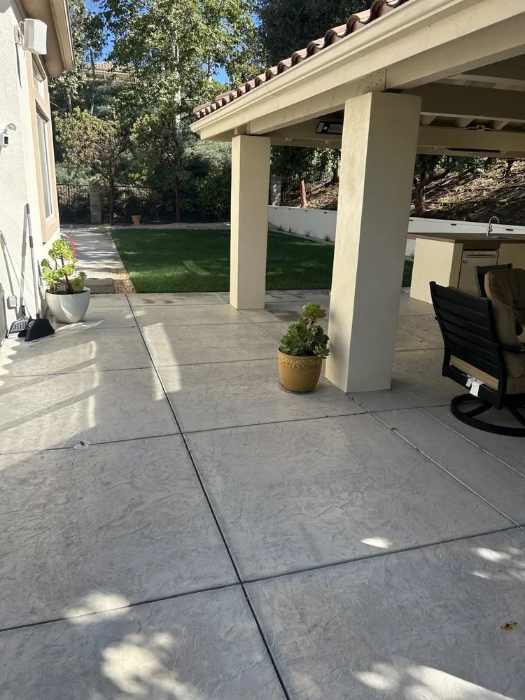Local outdoor landscaping for year-round maintenance in Camarillo, CA by Colima Landscape