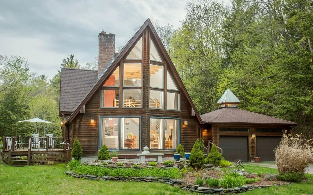 Affordable yard cleanup service in Florence, MA by Collective Cleaners