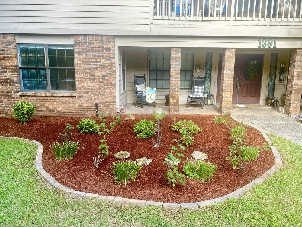 Expert lawn care service experts serving Niceville, FL - College Bound Lawn Care