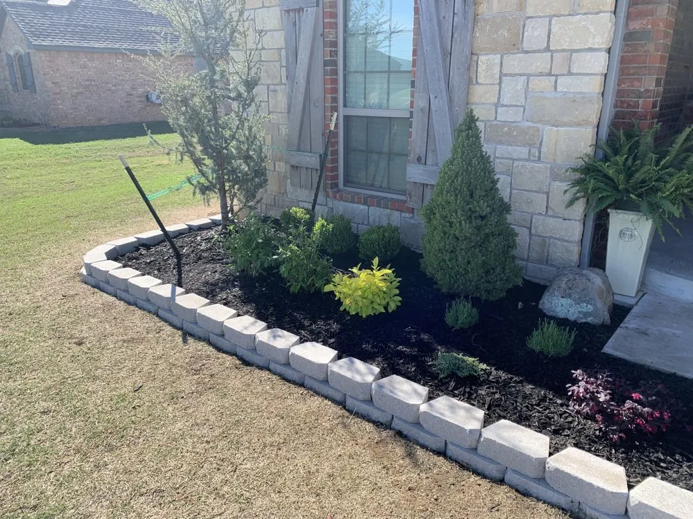 Expert garden landscaping in Shawnee, OK by College Cuts & Landscaping