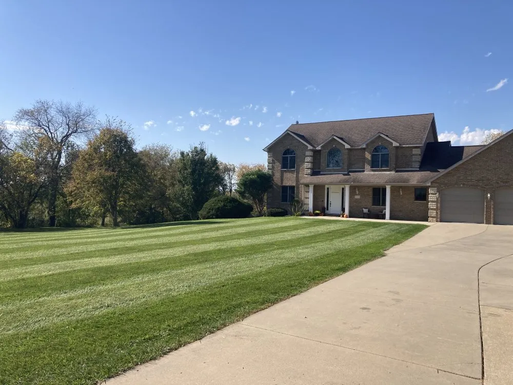 Affordable yard cleanup service in Dubuque, IA - College Lawn Service