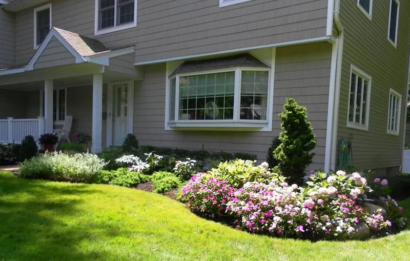 Expert yard maintenance in Glastonbury, CT by Collegiate Landscaping