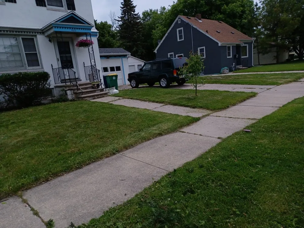 Top-rated yard cleanup service in Green Bay, WI - Collins Landscaping