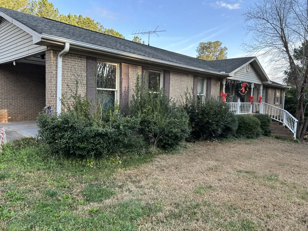 Affordable lawn care service experts serving Milledgeville, GA - Collins Lawn Care