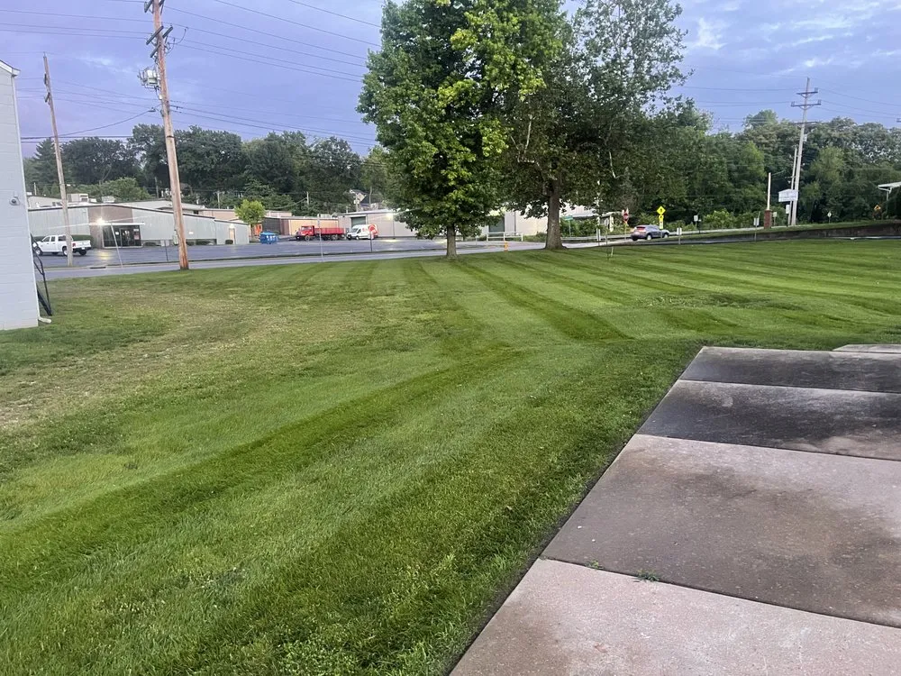 Affordable residential landscaping experts serving St. Louis, MO - Collins Lawn Care