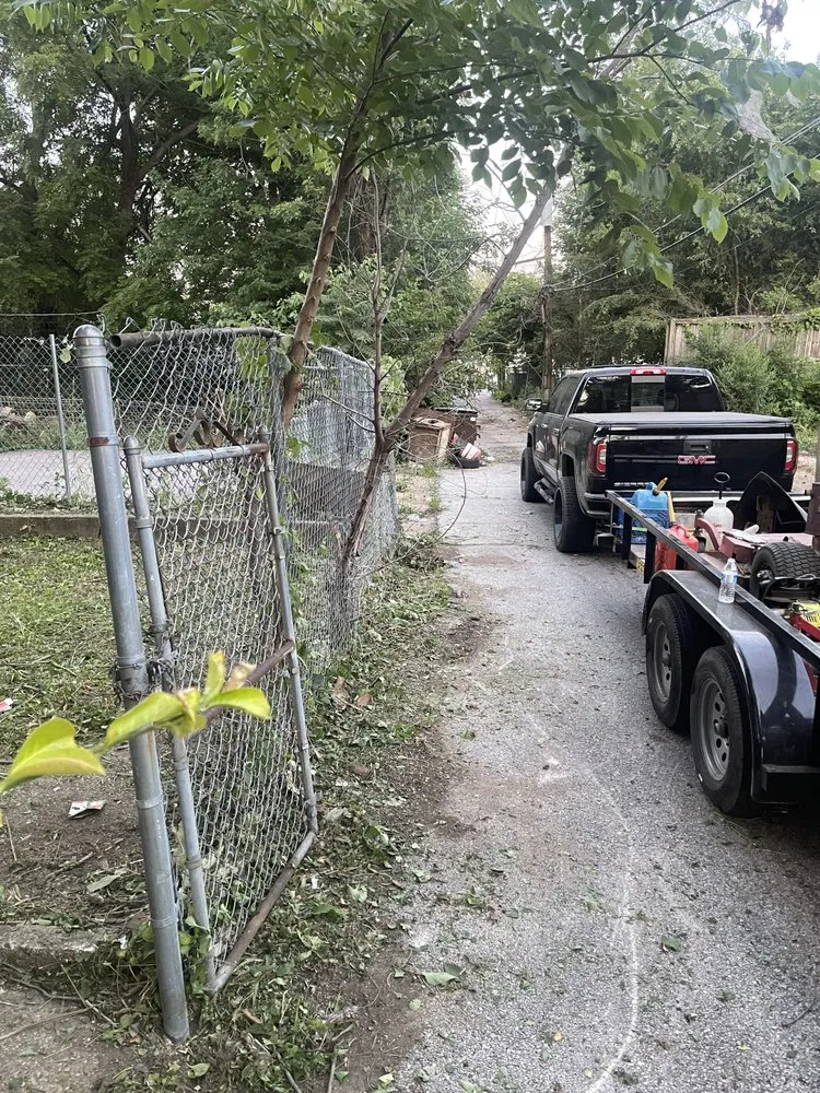 Professional lawn mowing service in St. Louis, MO - Collins Lawn Care