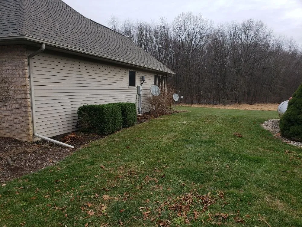 Top-rated yard cleanup service in Syracuse, IN by Collin's Lawn Maintenance