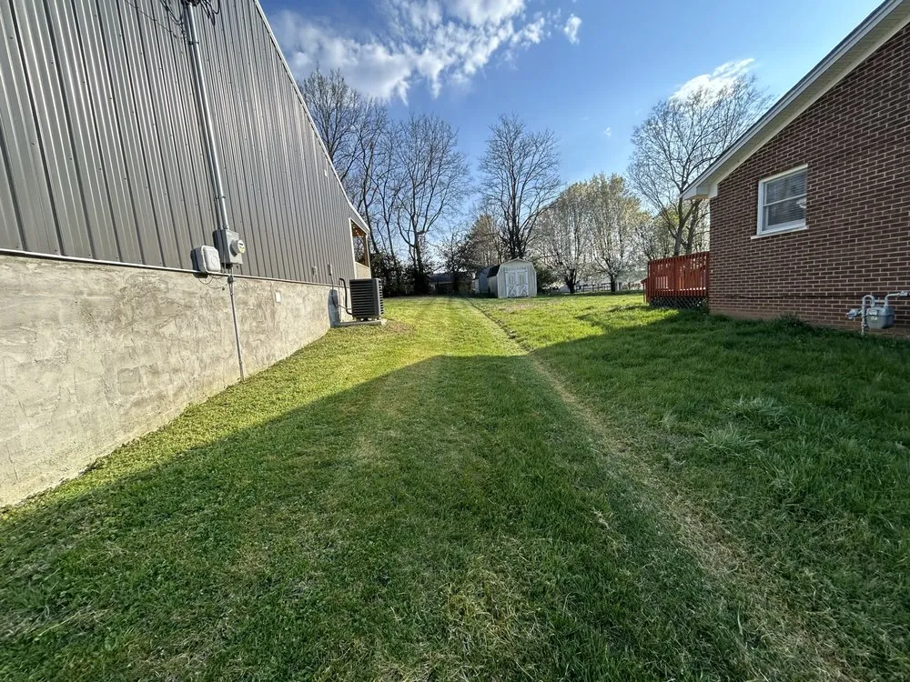Local yard cleanup service for homes in Harrodsburg, KY by Collins Lawn Services