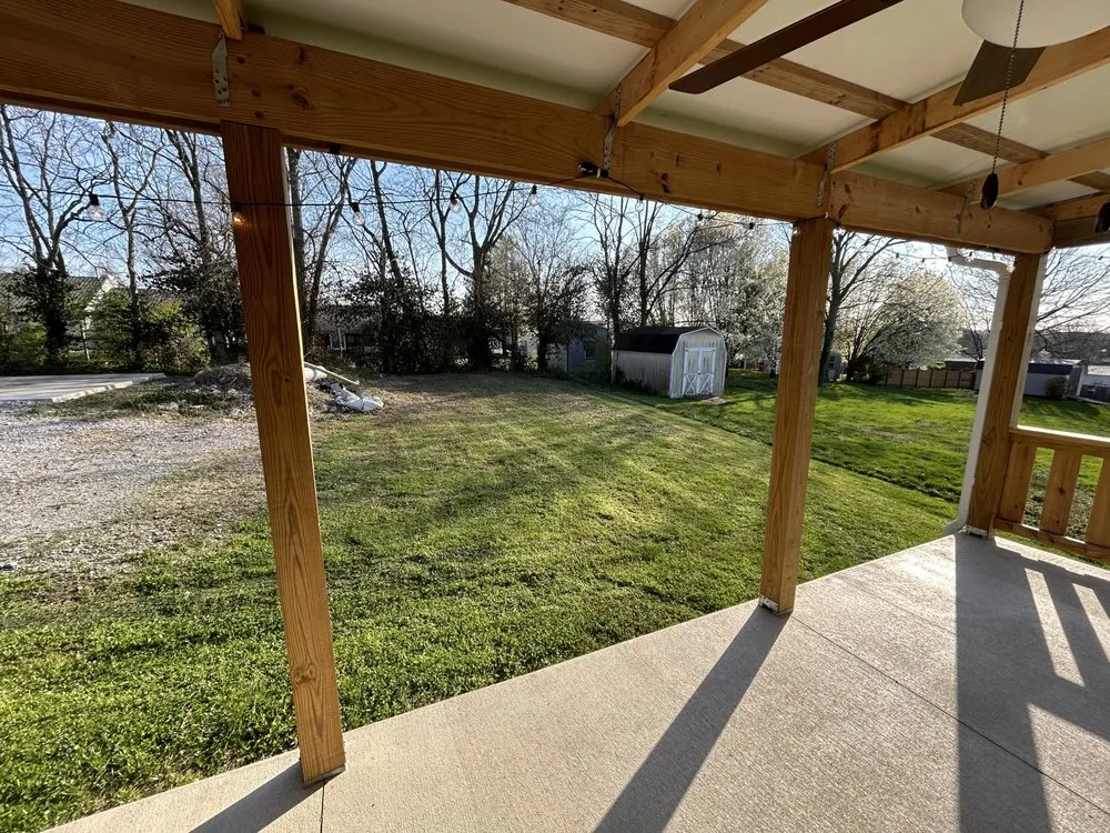 Local landscaping services experts serving Harrodsburg, KY - Collins Lawn Services