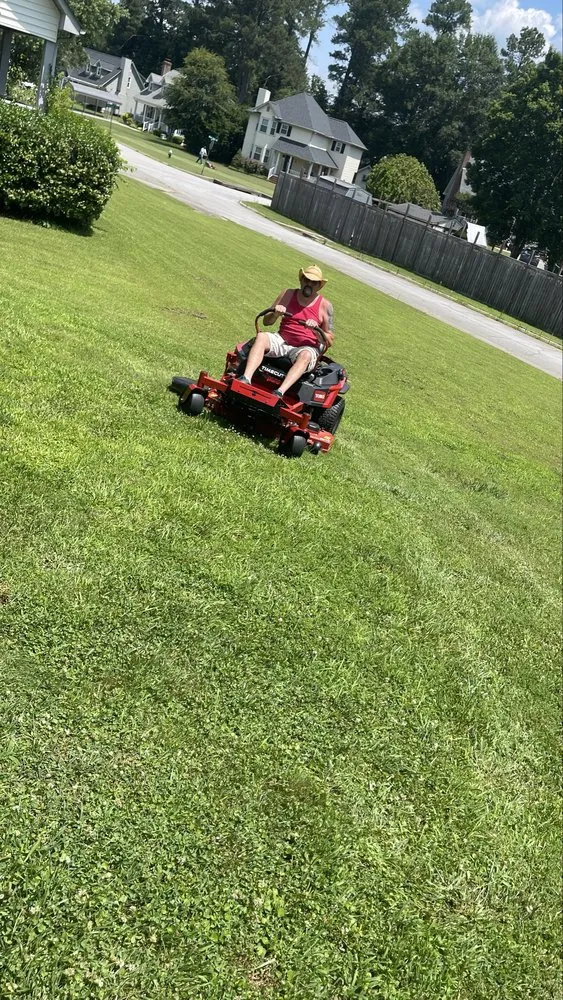 Reliable lawn care service experts serving Easley, SC - Collins Legacy Lawncare