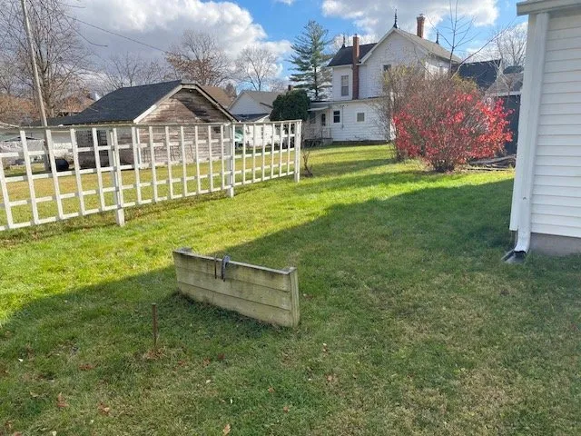 Local lawn mowing service for residential properties in Knightstown, IN by Collis Clean-Up & Construction