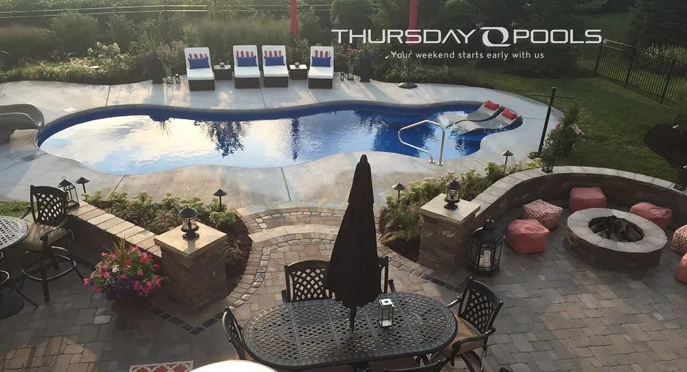 Top-rated yard cleanup service in Newburgh, IN by Colonial Classics