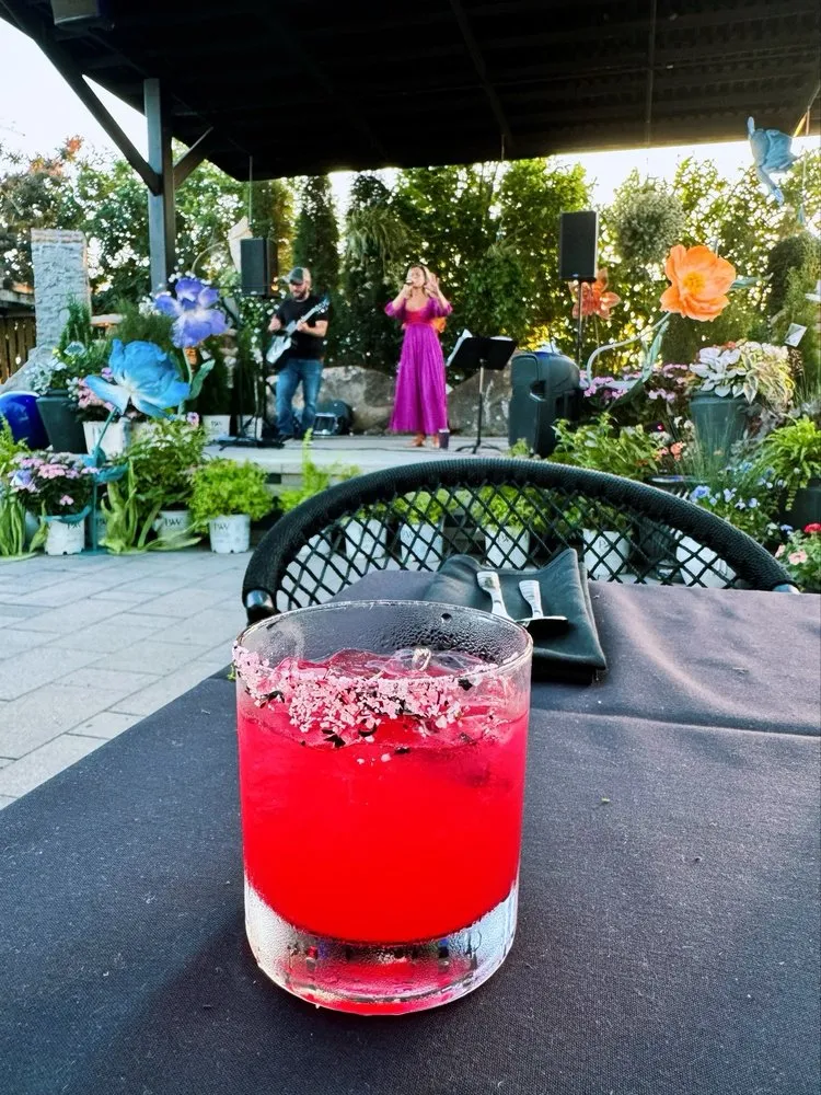 Top-rated landscaping services in Blue Springs, MO by Colonial Gardens