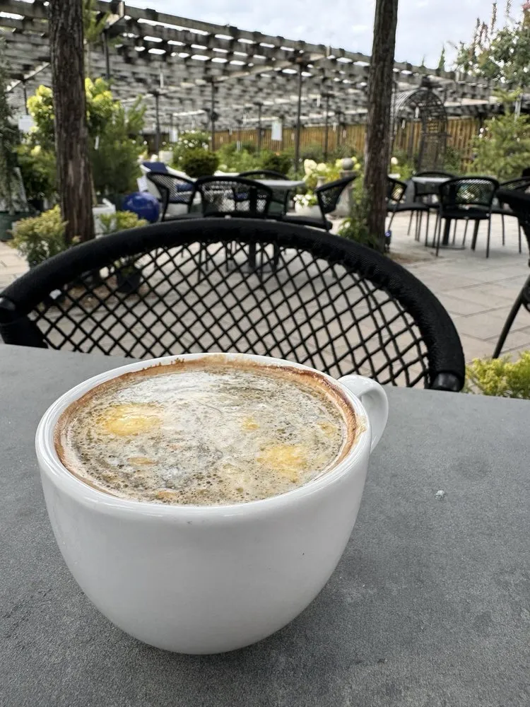 Trusted yard maintenance in Blue Springs, MO - Colonial Gardens