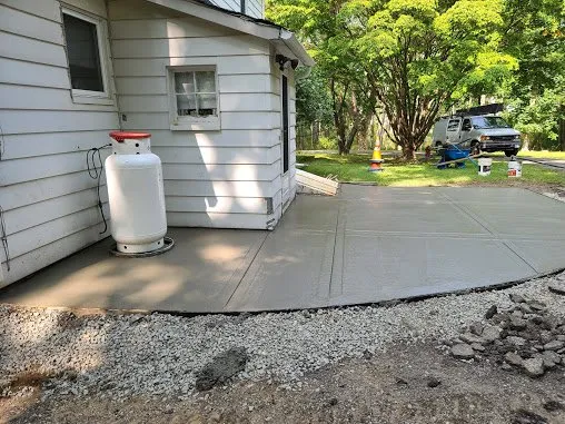 Affordable yard cleanup service for homes in Cortlandt Manor, NY by Colonial Landscaping