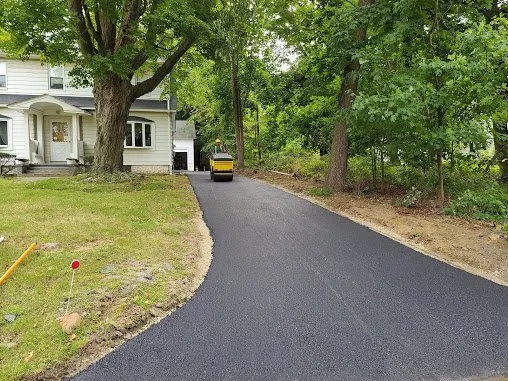 Affordable yard cleanup service in Cortlandt Manor, NY by Colonial Landscaping