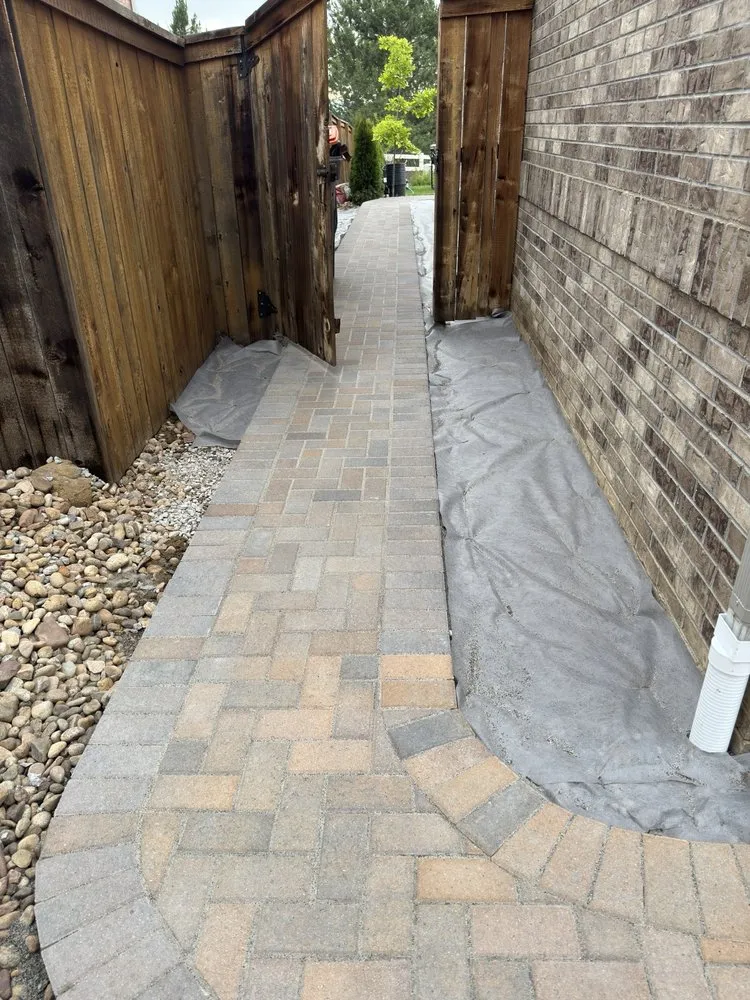 Expert garden landscaping in Cenntenial, CO by Colorado Curbing and Landscape