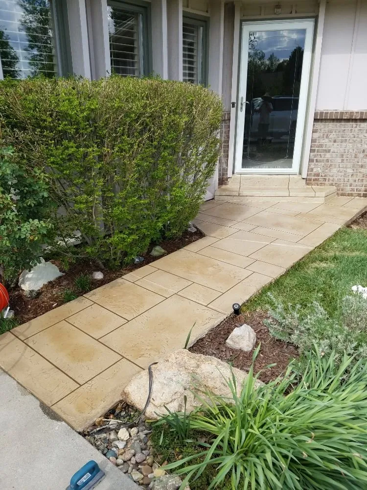 Custom yard cleanup service for residential properties across Littleton, CO - Colorado CurbScapes