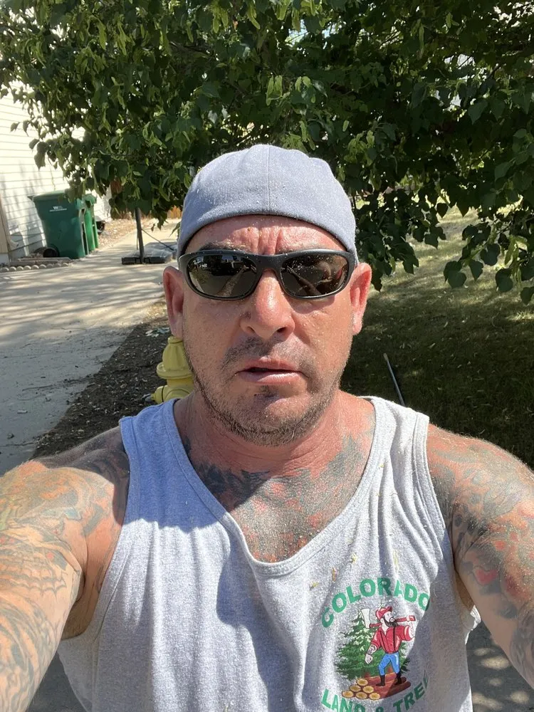 Custom garden landscaping experts serving Denver, CO - Colorado Land & Tree