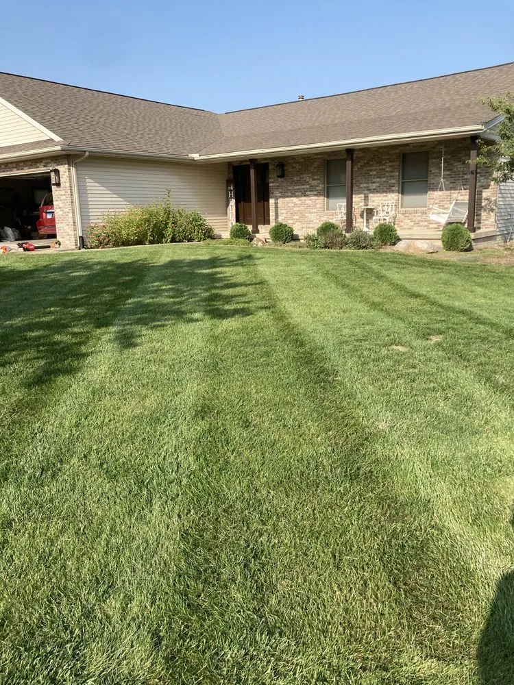 Local yard maintenance experts serving Mahomet, IL - Colton's Lawn Care
