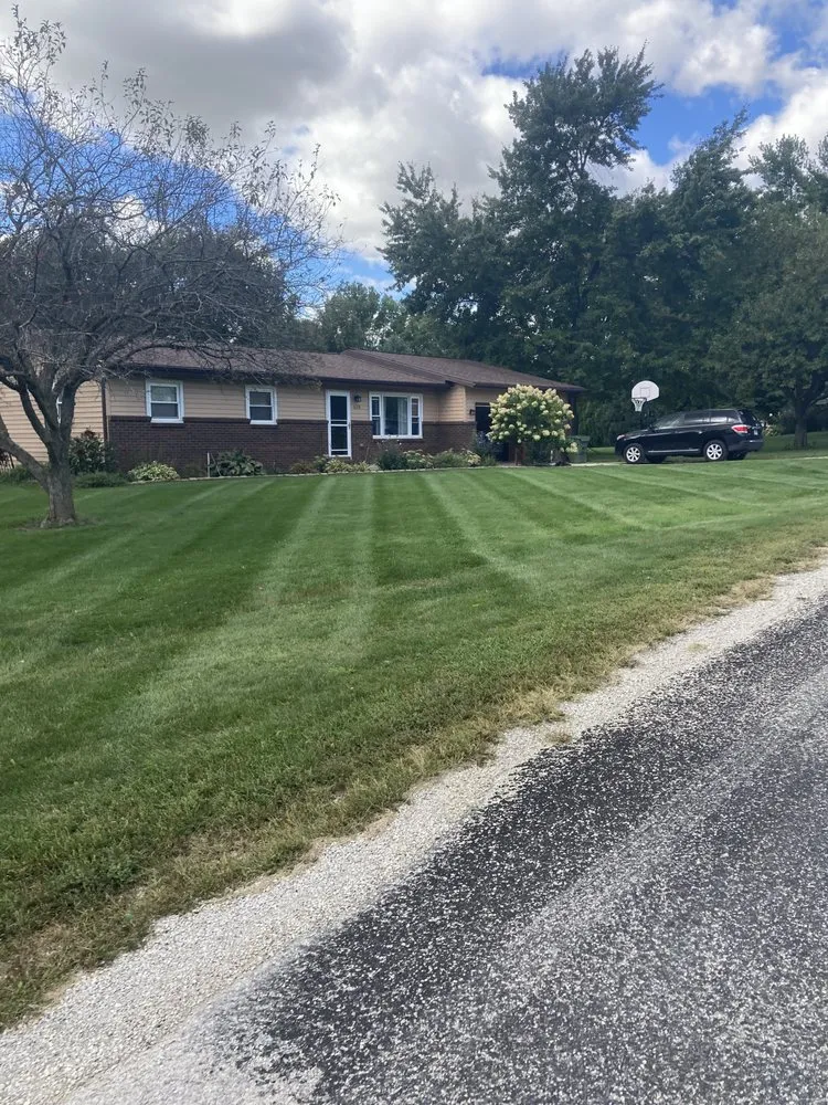 Top-rated lawn mowing service experts serving Mahomet, IL - Colton's Lawn Care