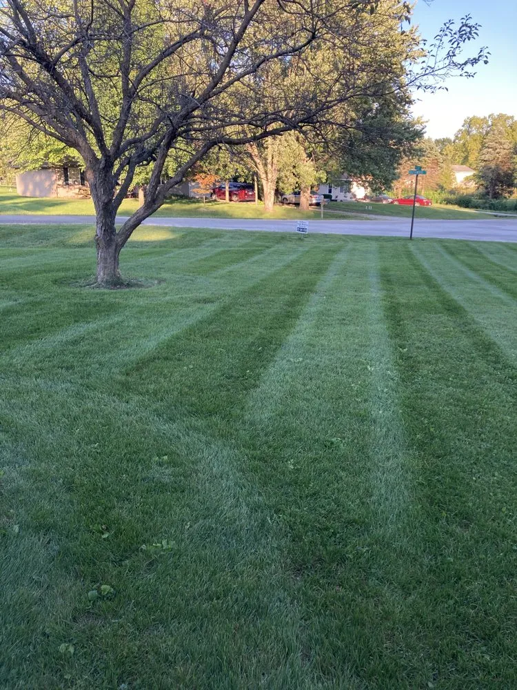 Professional garden landscaping in Mahomet, IL by Colton's Lawn Care