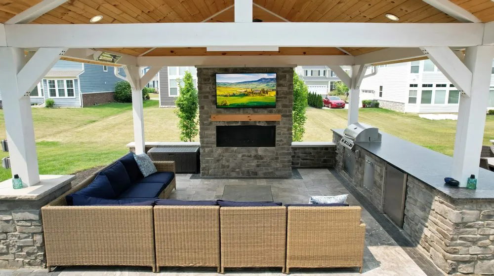 Professional garden landscaping for outdoor upgrades in Baltimore, OH by Columbus Hardscapes