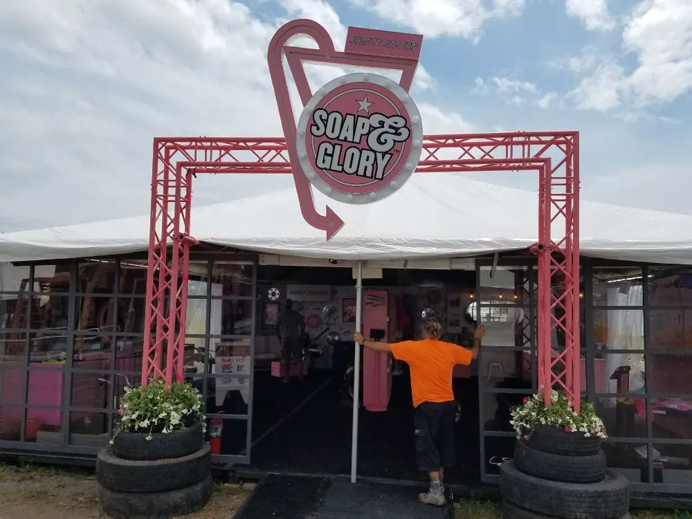 Reliable garden landscaping in Columbus, OH by Columbus Hedge & Trim Services