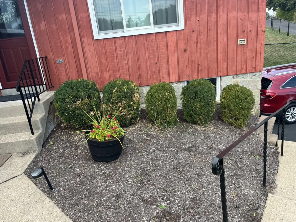 Top-rated outdoor landscaping experts serving Pittsburgh, PA - Combat Lawn care and Landscaping