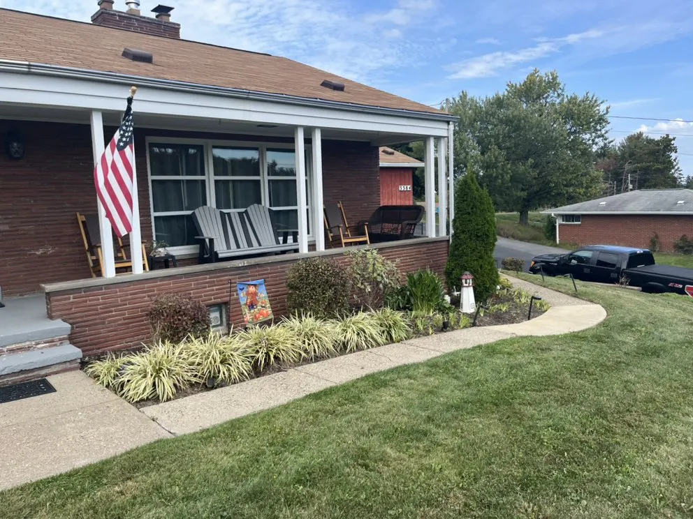 Affordable yard cleanup service experts serving Pittsburgh, PA - Combat Lawn care and Landscaping