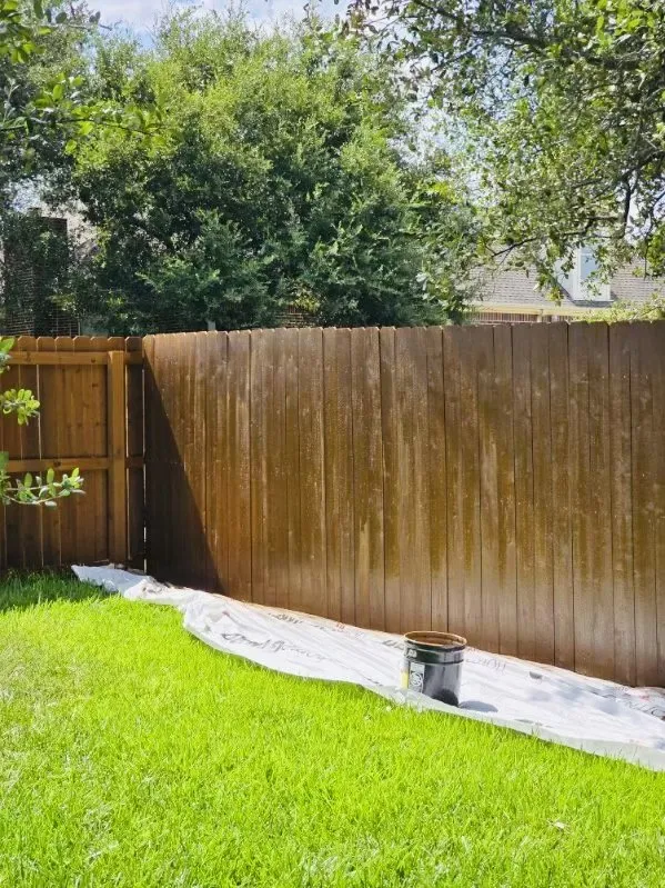 Custom landscaping services experts serving Killeen, TX - Combat Muscle Fence and Stain