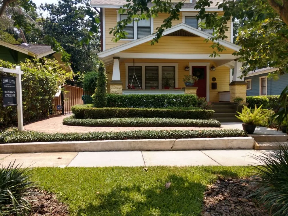 Reliable yard cleanup service in Geneva, FL by Combat Rat Lawn Service