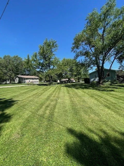 Expert outdoor landscaping experts serving Carbondale, KS - Combes Lawn and Landscape