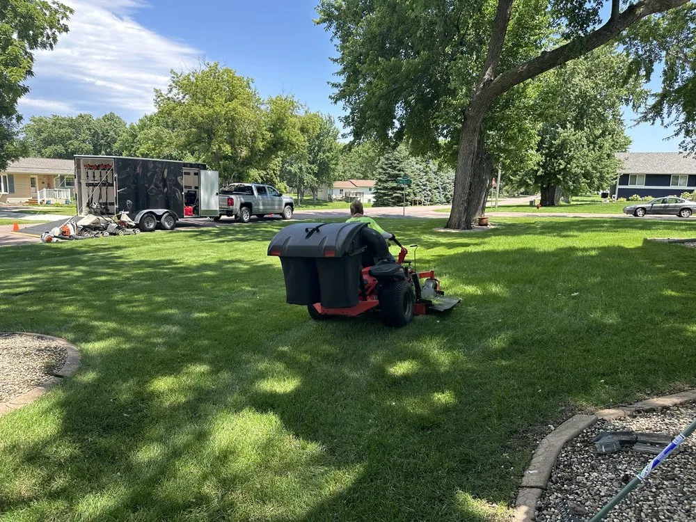 Trusted yard maintenance experts serving Valley Springs, SD - Comeau's Supreme Services