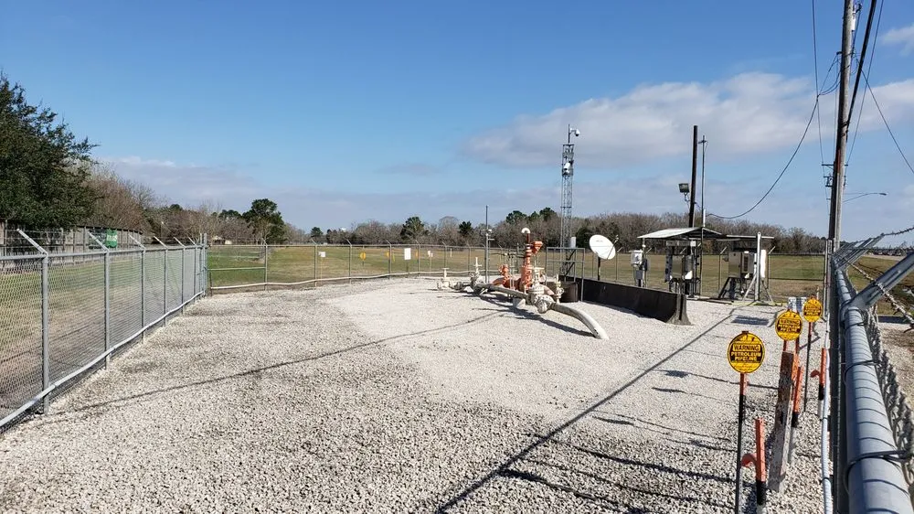 Affordable yard cleanup service for beautiful yards in La Porte, TX by Commercial Weed Control